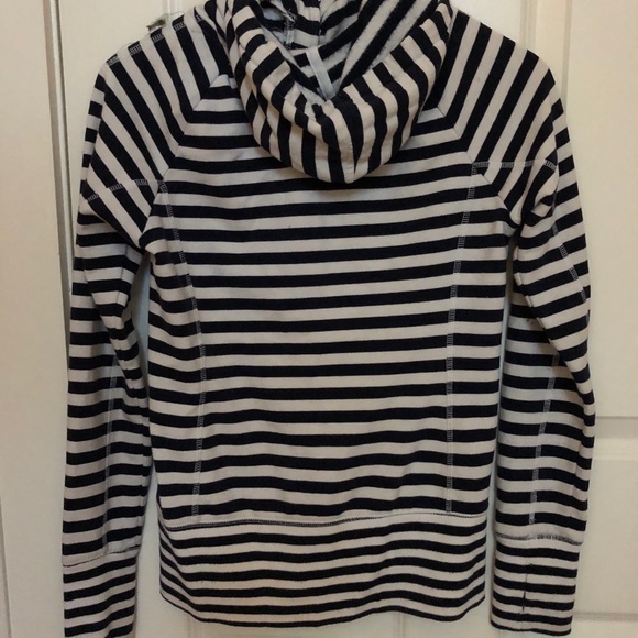 Gap Fit Navy Blue and White Striped Sweatshirt - Picture 5 of 9